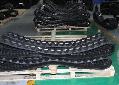 China Less Vibration Excavator Rubber Tracks 250 * 52.5 Mm 78 Links High Tractive Force for sale