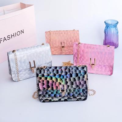 China 2021 Trend Cute PU Chained Single Shoulder Ins Cross - Body Bag Women's Fashion Cross - Body Phone Bag for sale