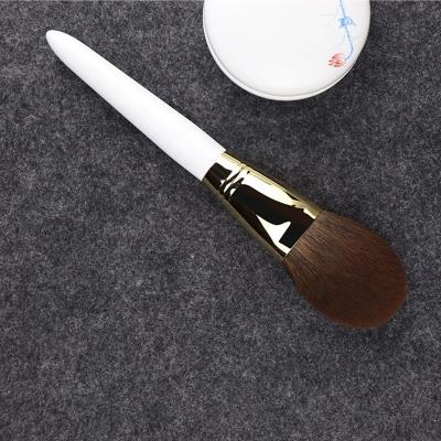 China Highest Quality Flat Brush Loose Powder Brush Setting Makeup Powder Brush With Ivory White Wood Handle Gold Copper Tube for sale