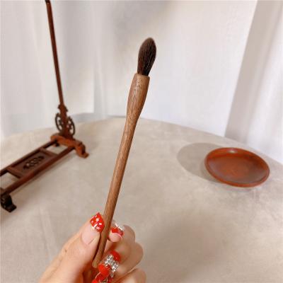 China Single Smudge Brush #10 Eye Makeup Brush Tapered Blending Brush With Luxury Natural Wood Handle for sale