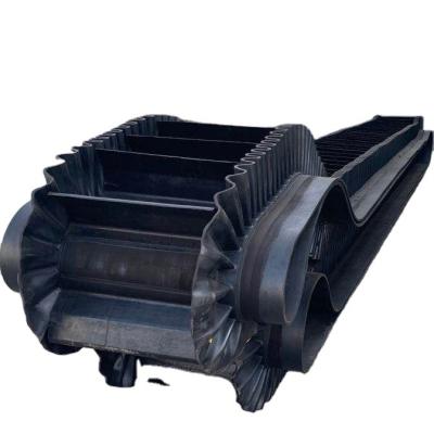 China Wide Angle Pulling Rubber Belt PE Cloth Sidewall Corrugated Rubber Clamped Conveyor Belt With Cleat for sale