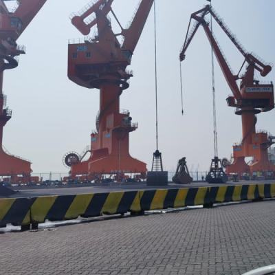 China Customizable Steel Harbour Cranes Loading And Unloading With 1.5 Revolutions Per Min Slewing Speed for sale