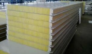 China Thermal Insulation Material Soundproof Fireproof 64kg/M3 Glasswool Sandwich Panel For Buildings Structures for sale