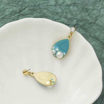 China TRENDY hot sale fashion water droplets shaped pearl earrings for sale