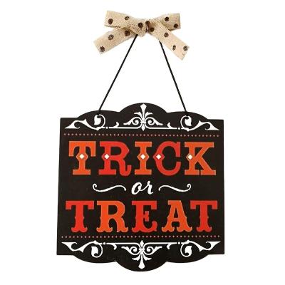 China Trick or Treat Bowknot Letter Ornament Party Wooden Spooky Club Sign Halloween Hanging Sign for sale