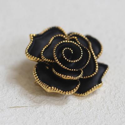 China Bohemia Black Retro Lady Rose Flower Accessories Simple Temperament Alloy Flower Brooch Pin For Women's Clothing for sale