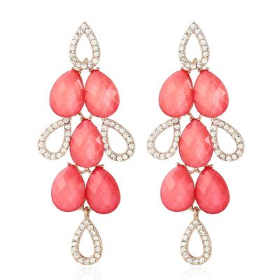 China Classic Fashion Acrylic Gold Plated Earrings Jewelry Long Earrings Diamond-Encrusted Retro Pink Court Drops Delicate Earrings for sale