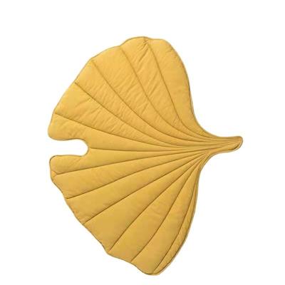 China Washable Leaf Shape Crib Blanket Baby Floor Carpets Play Mat For Crawling for sale