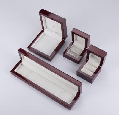 China Modern Luxury Jewelry Box Set , Wooden Box With Hi-gloss Painting Velvet Jewelry Box Set for sale