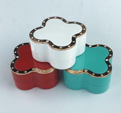 China 2021 new fashion design factory OEM four leaf clover plastic with paint jewelry box for sale