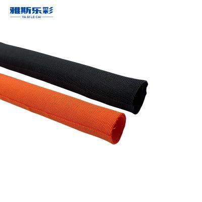 China Textiel Split Flexibel Zelfvergrendelend Kabel Sleeve Pipe Draadbescherming Te koop