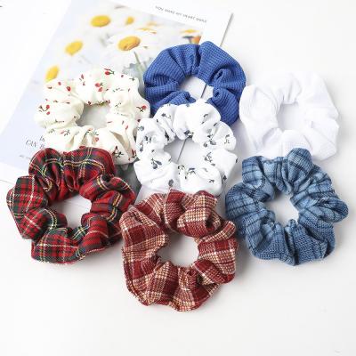 China Organza Scrunchies Wholesale White Hair Scrunchies Hair Scrunchies Floral Hair Bow Scrunchie for sale