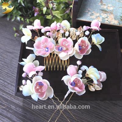 China Friendly Material Bridal Hair Accessories Set Wedding Gold Metal Crystal Floral Hair Comb Hair Clips 89281 for sale