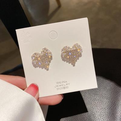 China Trendy Fashion Gold Heart Stud Earrings Earings For Women 2020 Korean for sale