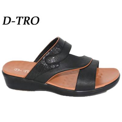 China 2021 fashion trend high quality wear in the beach during the summer of men's thick bottom slippers for sale