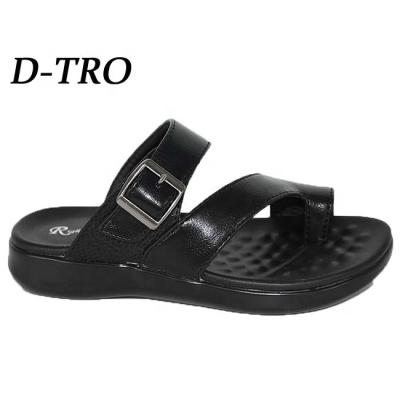 China 2021 Wholesale Affordable Lightweight Fashion Slippers Man Designer Platform Slippers for sale