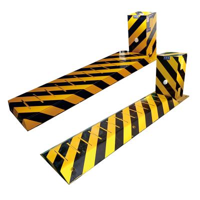 China Steel Remote Control Road Safety Barrier Stop Vehicles A3 Spikes Customized Color Tire Killer GL-PT002 for sale