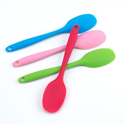 China Sustainable Silicone Baby Spoon Kitchen Silicone Feeding Spoon for sale