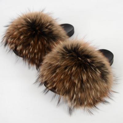 China Custom Made Fluffy Outdoor Flat Slipper Giant Furry Raccoon CUSHIONING Slides Real Raccoon Fur Slide Slippers For Women for sale