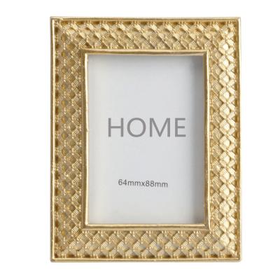 China Europe Resin Photo Frame Resin Gold Stripe Photo Frame Bedroom And Office Decoration Resin Gold Golden Photo Frame for sale