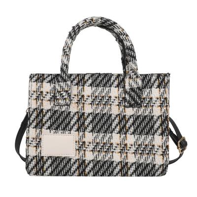 China Fashion Lady Bags 2021 Large Capacity Summer New Korean Female Fashion Trend Check Woolen Clutch Bag Set Bag For Women for sale