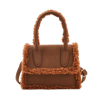 China Luxury Anti-theft Fur Cross - Body Bag Fashion Tote Fur Hand Bags Winter Animal Lady Bag Small Fur Decoration for sale