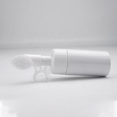 China Cosmetic Bottle 100ml Silicone Bottle White Face Brush Cosmetic Skin Care Cylinder Cleaning Packaging for sale