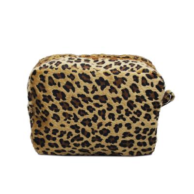 China High Quality Wholesale Cheetah Cosmetic Bag Organizer for Women Cosmetic Pouch Makeup Bag DOM1071901 for sale