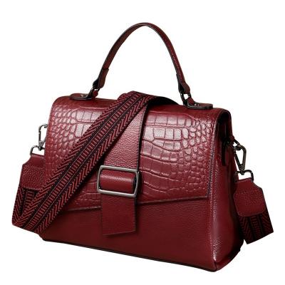 China Fashion Handbag Leather Soft Large Capacity Cross-body Bag Durable Women's One-Shoulder Crocodile Bag for sale