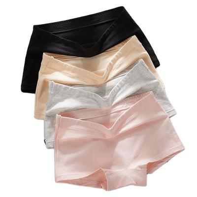 China Antibacterial Womens Cotton Boxer Shorts Mid Rise Shorts Breathable Underwear for sale