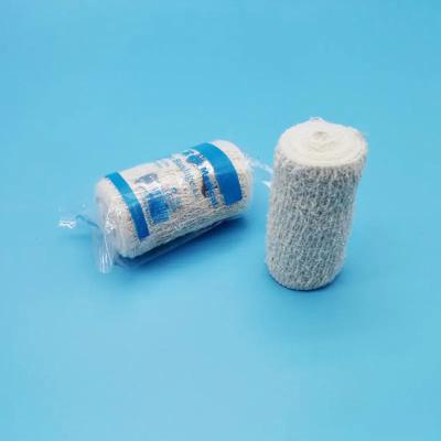 中国 Medical Consumable Disposable Gauze Bandage Size White Gauze Bandage Roll 販売のため