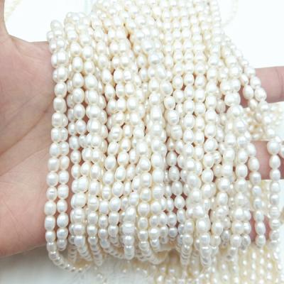 China Jewelry Making High Quality 4-5mm 14 Inch Freshwater Rice Shape Natural Pearl Strand for sale