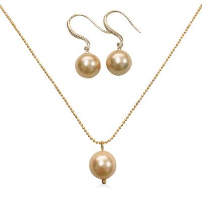 China Simple Romantic Handmade Shell Pearl Necklace Drop Earrings Set Bridesmaid Gift Cultured Simple Pendant 9-10mm 18K Gold Plated for sale