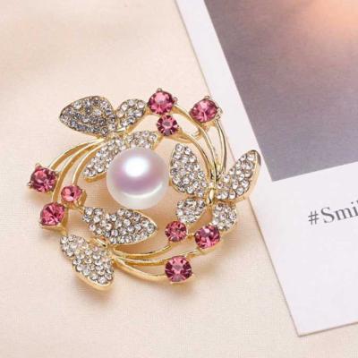 China Fashion Style 18K Gold Plated Alloy Rhinestone Butterfly With Flower Natural Pearl Brooches for sale