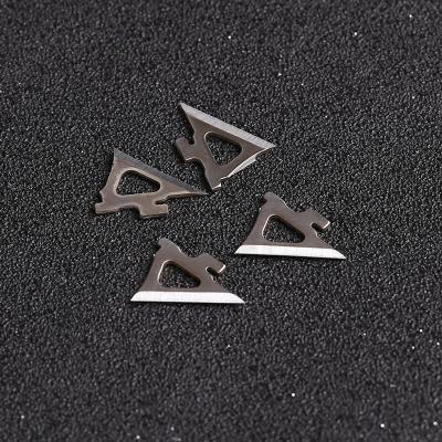 China Customized Stainless Steel Cutting Blade Arrow Blade 30x28x0.8mm Triangular Broken Blade for sale