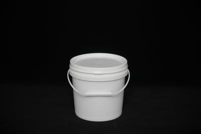 China Metal Handled Food Grade Plastic Buckets For Safe Freezer Storage In White / Other Colors for sale