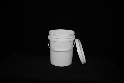 China 20L Plastic Food Bucket with Lid for Multipurpose Storage for sale