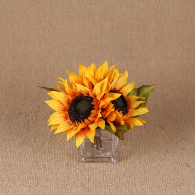 China Beautiful Artificial Flower Small Fake Flower Plant Wholesale Yellow Large Size Artificial Silk Sunflower Artificial Flower Arrangement for sale