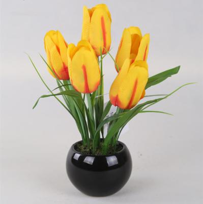 China Artificial Fabric Flower Arrangement Yellow Tulip In Black Ceramic Pot for sale