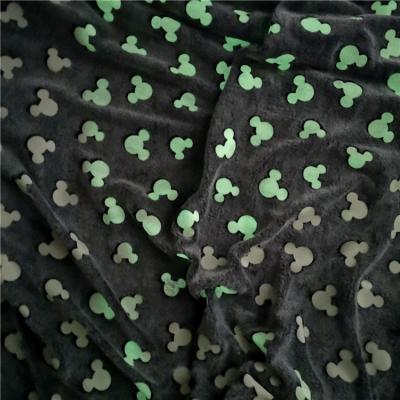 China Anti-pilling Premium Soft Furry Glow in Dark Knitted Flannel Fleece Throw Blanket Sheet Fabric for sale