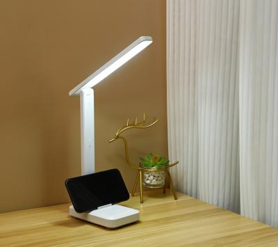 China LED Touch Lamps Bedside USB Battery Movable Reading Desk Lamps For Living Room for sale