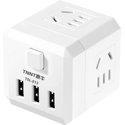 Chine prise de cube en puissance de 2500W 230V avec 3 ports USB futés à vendre