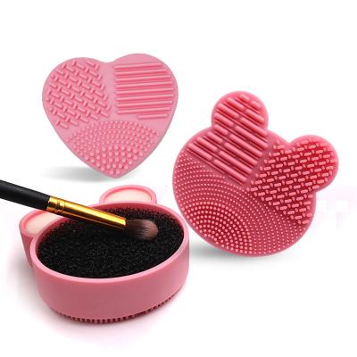 China 2 in 1 Heart Shaped Makeup Brush Holder Portable Bear Makeup Brush Cleaner Box Silicone Brush Mat Dry and Wet Makeup Brush and Sponge Cleansing Remover for sale