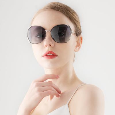 China Fashion Sunglasses Wholesale Outdoor Uv400 Unisex Polarized Metal Sun Glass Promotional Oval Sunglasses for sale