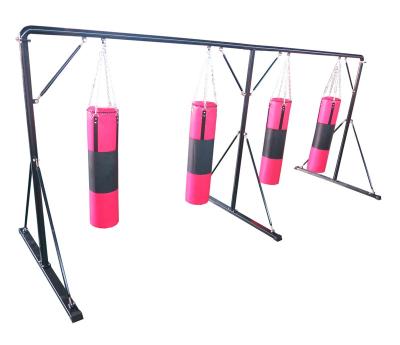 中国 Good quality sandbag punching stand with 4 sandbags for training 販売のため