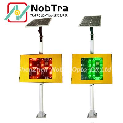 China Customizable Solar Speed Limit Sign with Red and Green LED Display and IP 54 Weatherproofing for sale