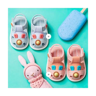 China Breathable Promotional Good Quality Light Gray TPR Shoes Unique Baby Walking Shoes for sale