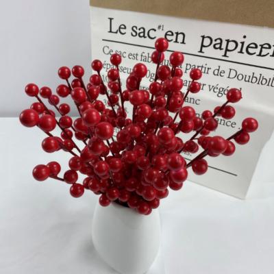 China Natural Decorative 10 Touch 25cm Main Berry Festival Artificial Home Wedding Decoration Picks Christmas Red Mini Berry for sale