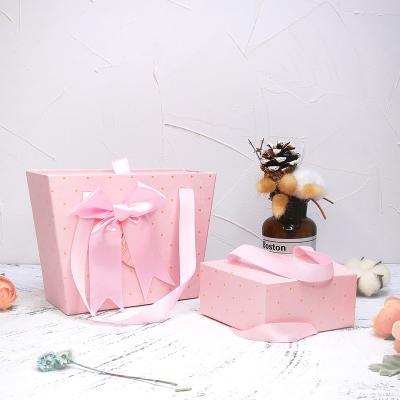 China Beautiful Recyclable Hot Pink Color Cardboard Paper Packaging Wedding Keepsake Gift Box Packaging for sale