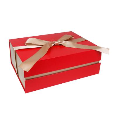 China Recyclable High Quality Luxury Red Color Christmas Packaging Gift Boxes Wedding Souvenir With Ribbon for sale